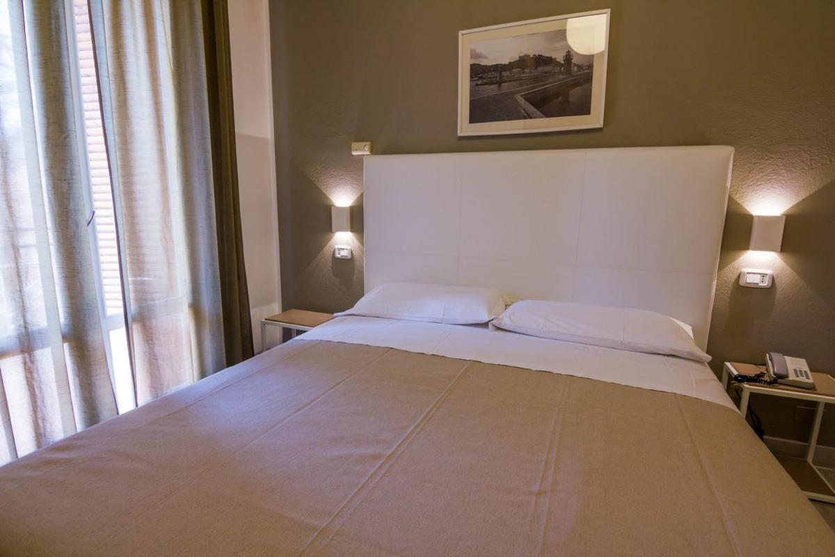 Hotel Mirella 卡斯蒂里昂纳·德拉佩 客房 照片