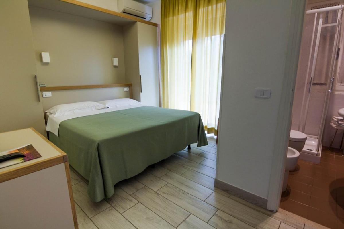 Hotel Mirella 卡斯蒂里昂纳·德拉佩 客房 照片