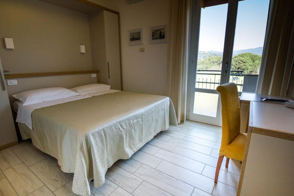 Hotel Mirella 卡斯蒂里昂纳·德拉佩 外观 照片